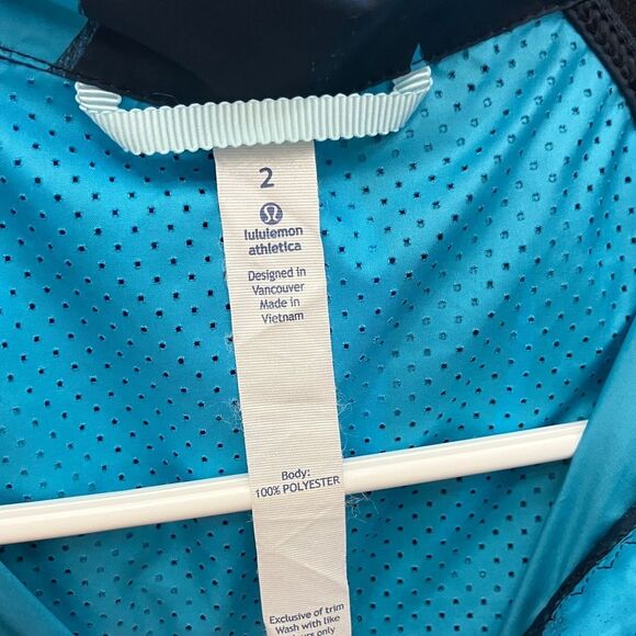 Lululemon “Pack it” vest Women's Blue Patterned size 2 - Picture 5 of 16